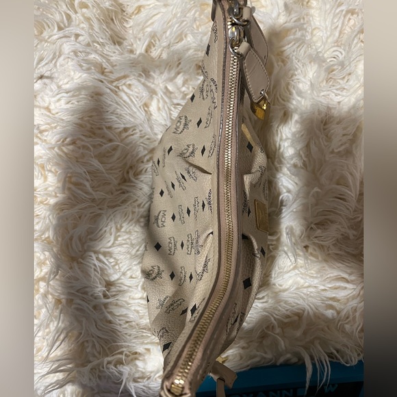 Authentic M C M hobo bag - Picture 3 of 16